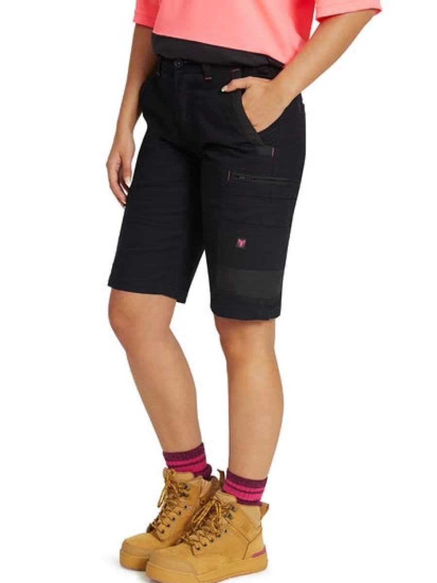 Traders Men's Navy & Black Stretch Shorts